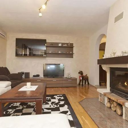 Luces Holiday home Pula